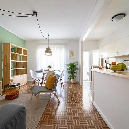 D. Pedro V - T3 Familiar No Centro Da - Apartamento *