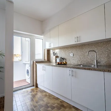 D. Pedro V - T3 Familiar No Centro Da - Apartamento *