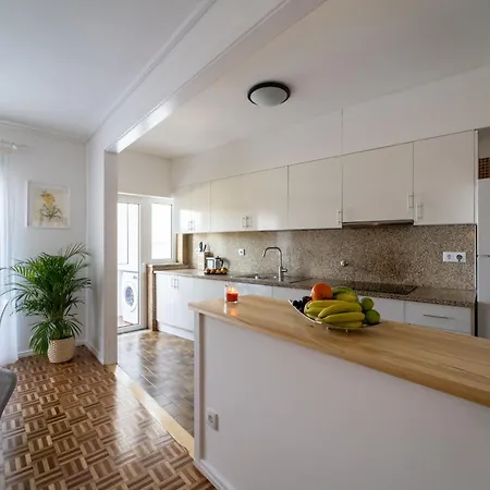 D. Pedro V - T3 Familiar No Centro Da - Apartamento *